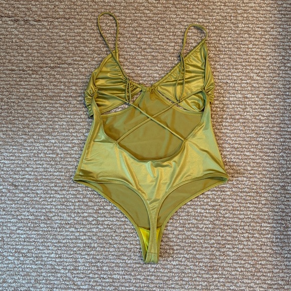 Urban Outfitters Green Bodysuit - Picture 2 of 5